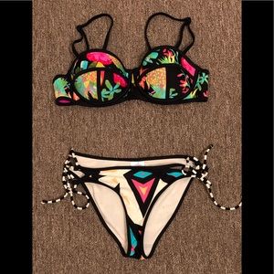 Body Glove multicolor tops and bottom bikini